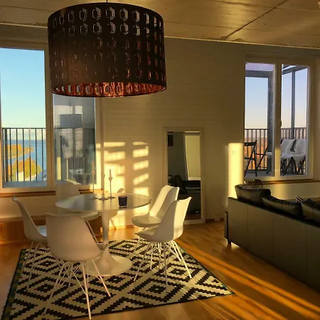Benthouse With Sea And River View شقة